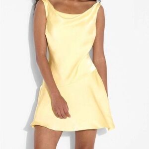 Elegant Yellow Sleeveless Dress